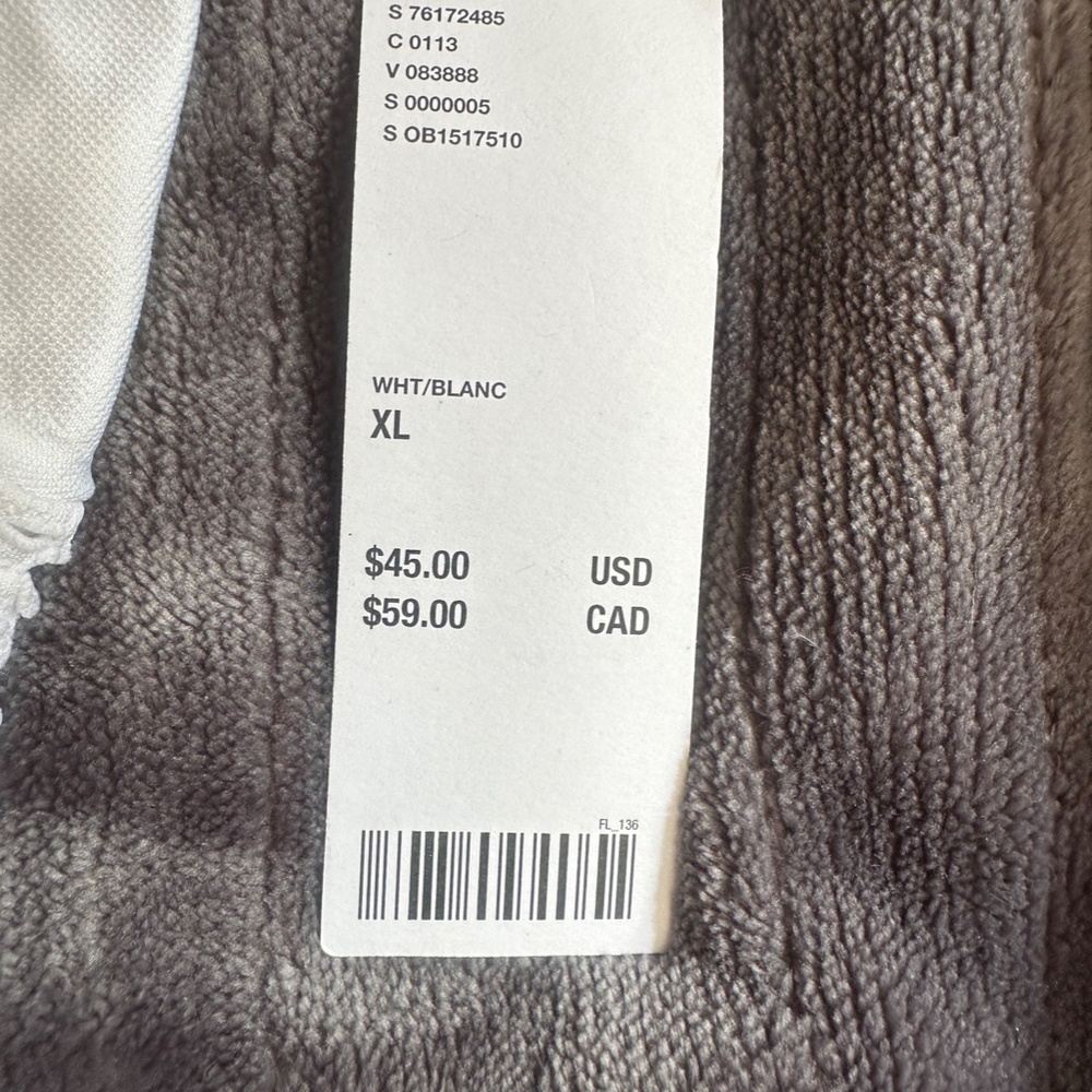 Cute Sexy Urban Outfitters White Long Sleeve Crop Top Size XL NWT - Picture 3 of 4